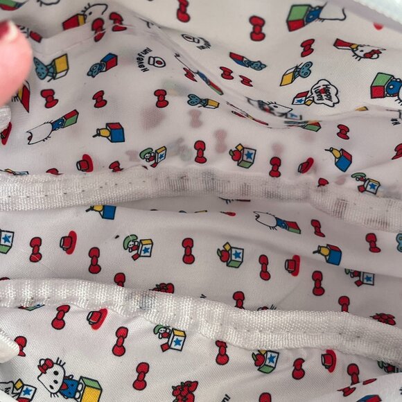 Hello Kitty Cosmetic Bag Soft White, Kitty with Red Bow NEW - Picture 2 of 4